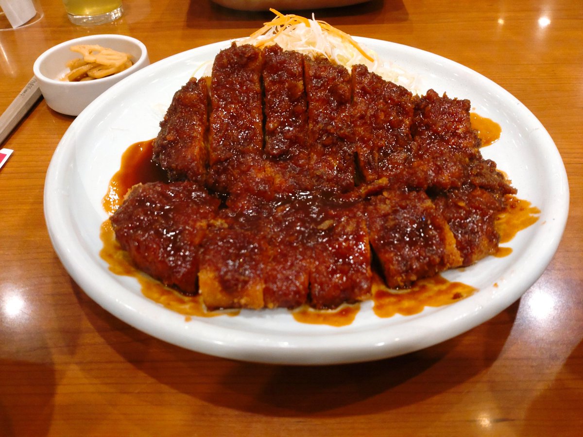 CD_MIKU_'s tweet photo. 大阪帰ってきました〜！！！

ひつまぶしに味噌カツ…😋
名古屋でご飯食べすぎたンゴねぇ…🤣

また行きたいなぁ💕💕

帰ってきたから、先輩とパシャリ！📸 https://t.co/z4vXRU7ZkY