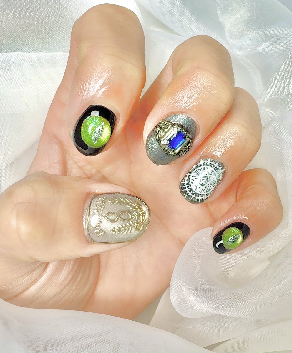 本当に素敵すぎるセルフネイル…！ 素晴らしい技術です✨💅【枢】 #黒執事