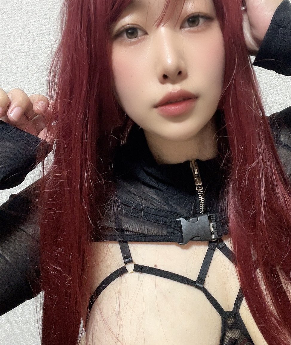 nia_3jigen's tweet photo. ごめんなさいっ
お姉さんは30どころか
30代の後半です…
それでも愛してくれますか？ https://t.co/LqwlWiWBrL