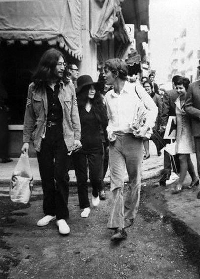 izumiBeatles's tweet photo. #JohnLennon #YokoOno and #AlexisMardas (#MagicAlex) https://t.co/ABM2fjrYnR