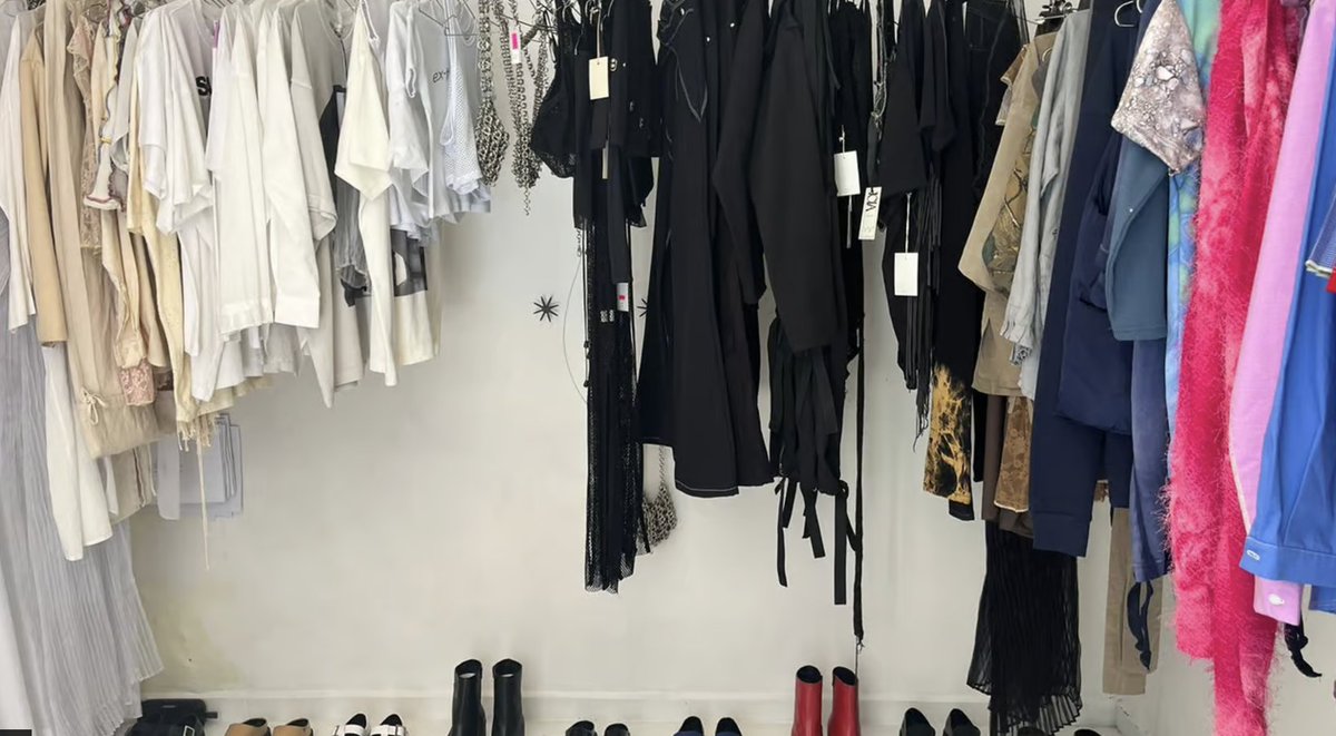 localmx_'s tweet image. #ModaLocal En la Tabacalera abrió **RRetieble**, un espacio queer que mezcla moda, diseño, arte... ¡y café!. lc.cx/MxcTIr