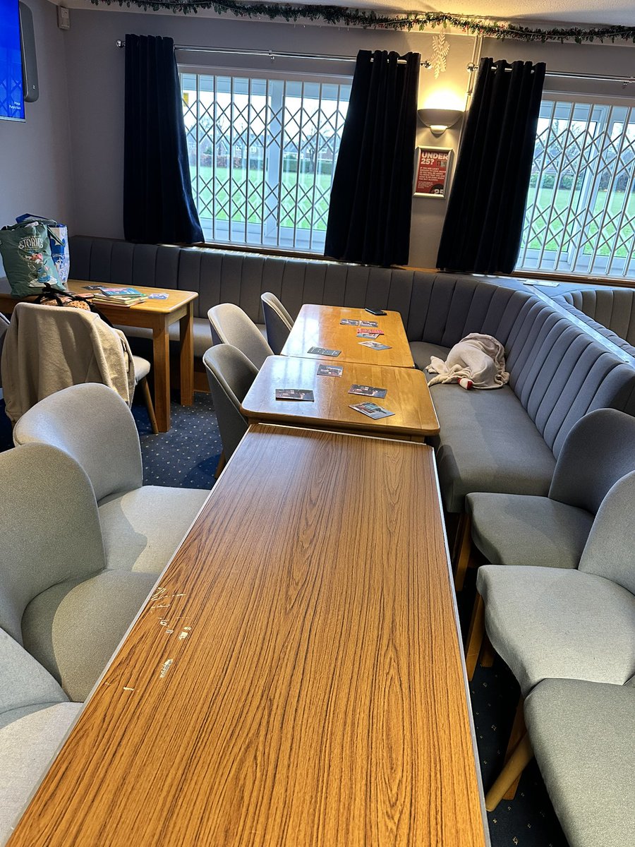 Me vicariously living through <a href="/OfficialHFBFC/">Hassocks Fatboys FC</a> tweets while I’m sat reserving a table for 2.5 hours for Christmas lunch with Little Baby Fatboy 🤣