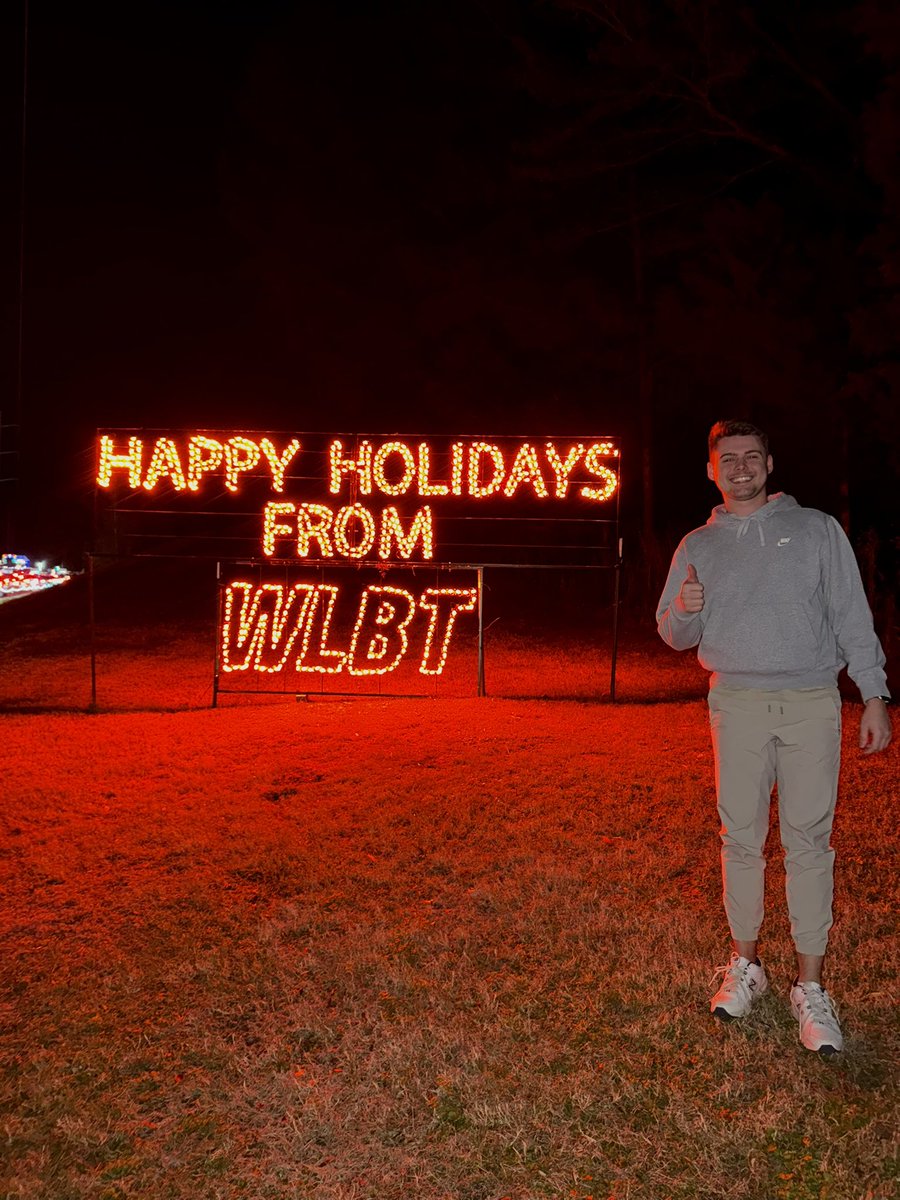 ChaseFranksWx's tweet photo. Last night I had the opportunity to go to the Magic of Lights and let me just say it was simply perfect! π
Best light show I have ever seen and if you have the time you should 100% head on over to the Brandon Amphitheater to check it out!π
π½
#magicoflights @WLBT https://t.co/t6IPUTknBq