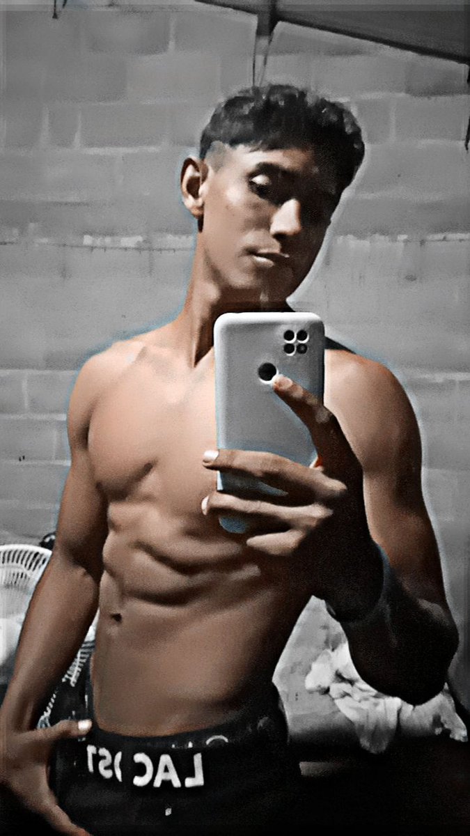 JosereyesF4F's tweet photo. 👑 https://t.co/hqYd4SgB1r