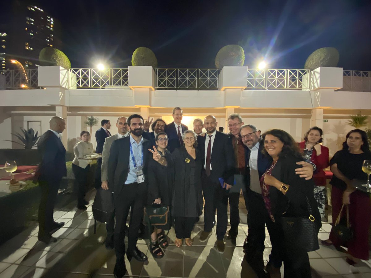 JBaptisteFaivre's tweet photo. Quelques heures avant la chute du régime en #Syrie, honoré d'avoir recu hier soir à la Résidence de France à Doha, à l'occasion du @Dohaforum et autour de personnalités, journalistes et chercheurs venus de #France, nos amis syriens que l'on disait - jusqu'à hier - de l'opposition, et de la société civile.

Occasion de rendre hommage à leur engagement, au dévouement des Casques blancs @SyriaCivilDef pour la protection des civils durant toutes ces années, au combat inlassable pour la lutte contre l'impunité.

Et d'exprimer l'espoir, désormais, d'une solution politique qui réponde aux aspirations du peuple syrien.

Honoré de leur présence, de notre amitié ancienne, de notre attachement constant à la defense et aux aspirations du peuple syrien.

#Syria #SyriaConflict #Dohaforum2024 #aleppo #Damascus @francediplo @IbrahimOlabi
@MofaQatar_FR @QatarNewsAgency @RaedAlSaleh3 @GeirOPedersen @BrigitteCurmi @Charles_Lister