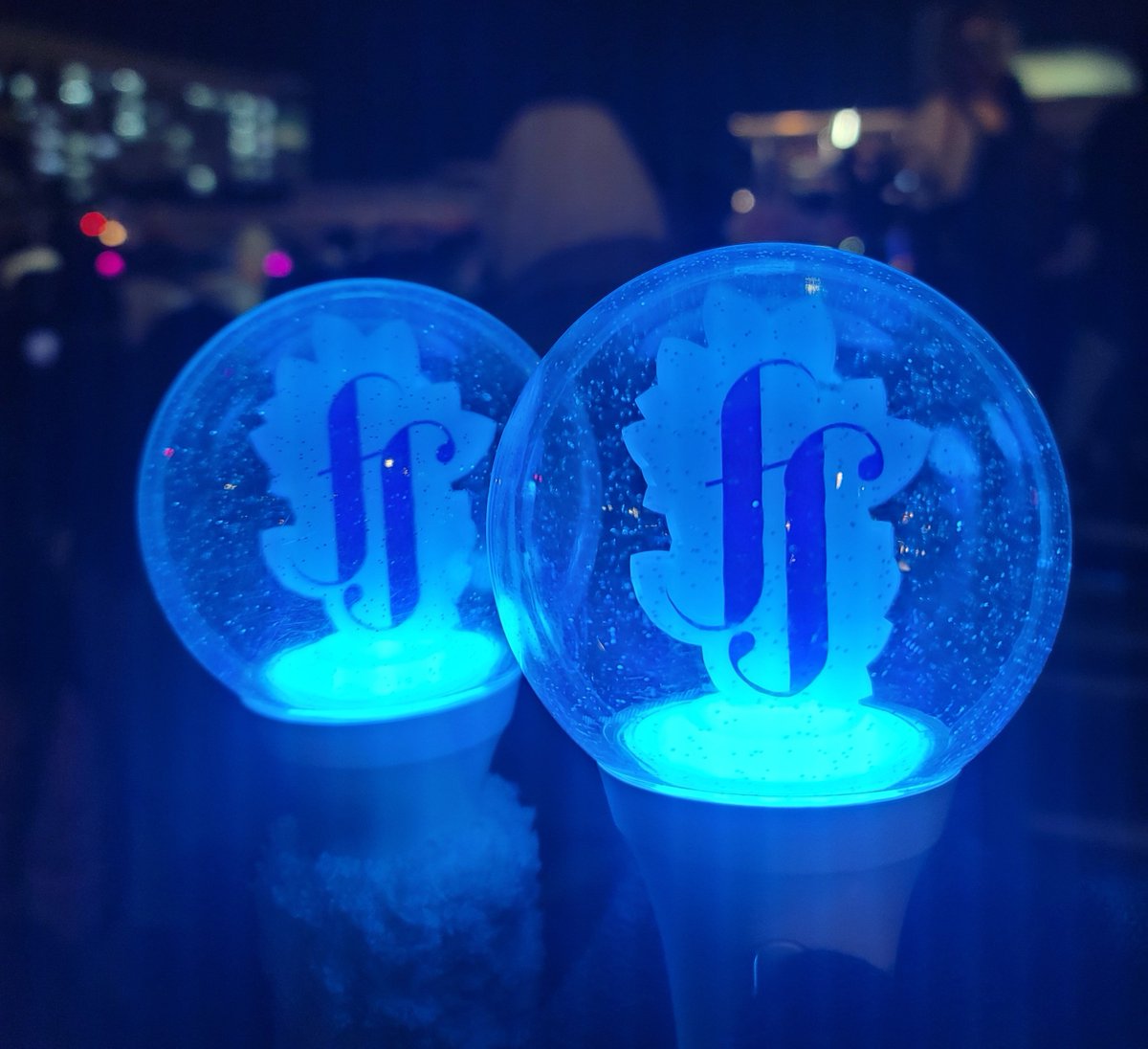 dear_4restella's tweet image. 숲처럼 편안하고 별처럼 빛나는 음악을 하는
그룹 포레스텔라 
팬들을 부르는 애칭 숲별
그리고 숲별봉