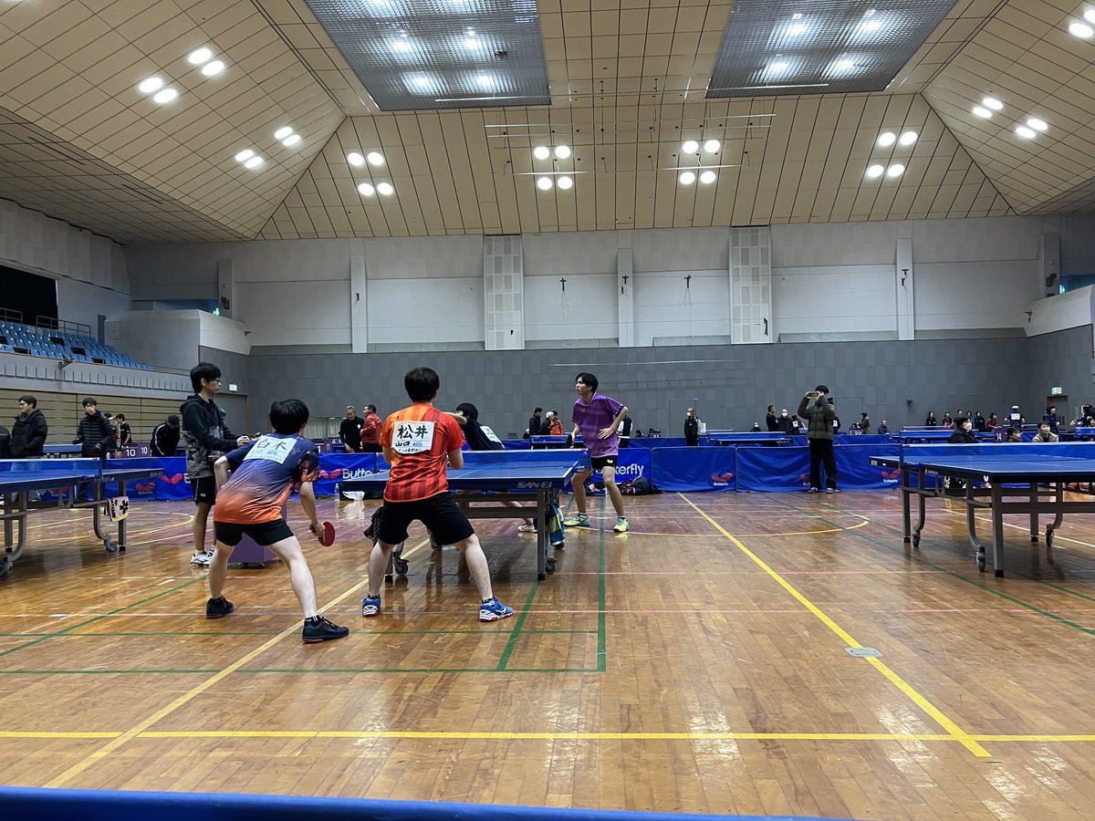 aoki_giichi's tweet photo. 大会運営からのジュニアクラブ練習🏓

寒がりなので冬場の本部席は耐えられない🥶

何か良い方法は無いかな、、 https://t.co/SqgHZ5JgyF