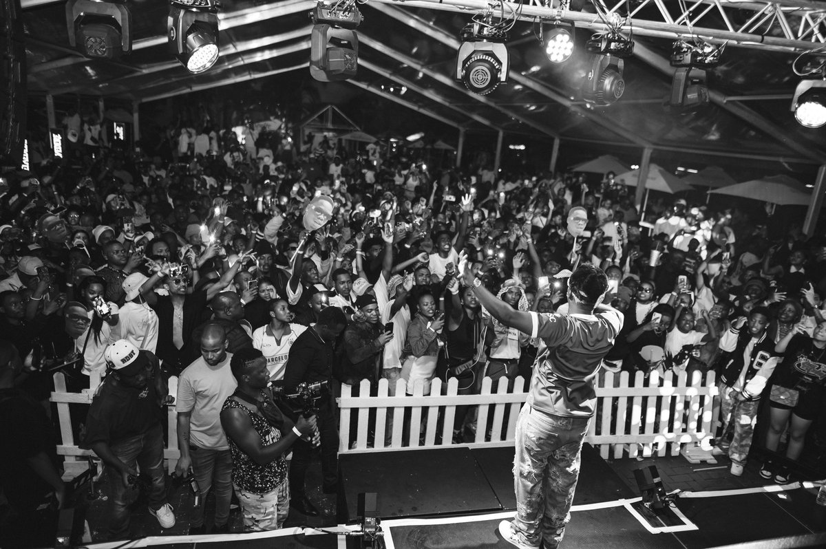 blxckie___'s tweet photo. we only wanna do legendary shit 🙏🏾💚.
the somnyama show. thank u durban. https://t.co/Q0JWxXpXKv