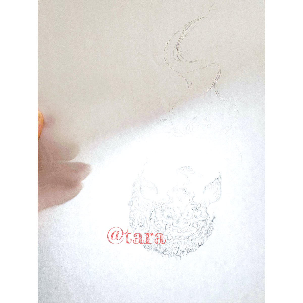 taradeath's tweet image. 下絵描き描き_φ(･_･

楽しくなってきた！　手足や目も大事だけど毛並みが結構大事な気がする！

It's fun to draw rough sketches.

#狛犬 #切り絵 #papercut