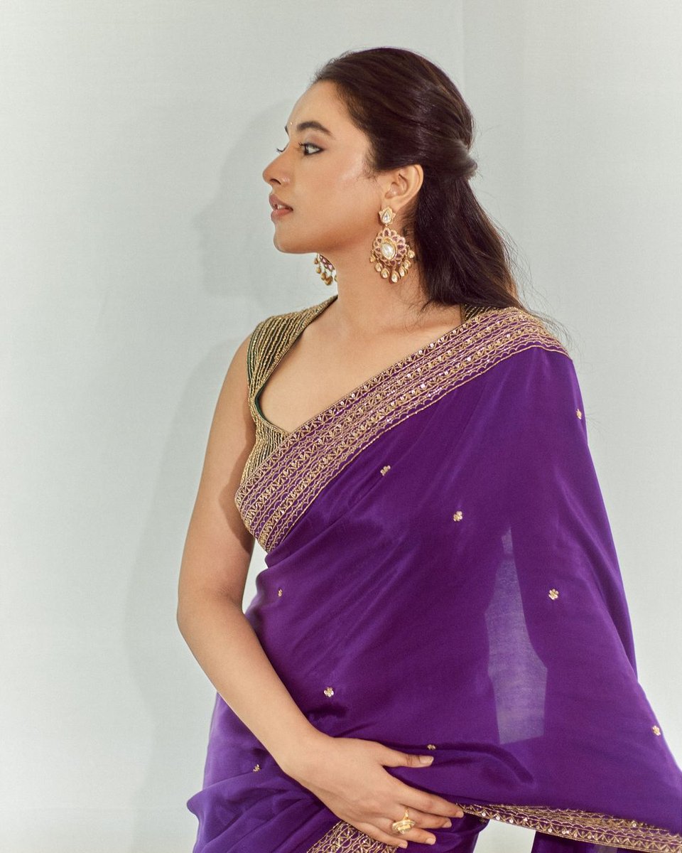 OnlyHeroines's tweet photo. #PriyankaMohan 💜😻 https://t.co/0h9meBmIdP