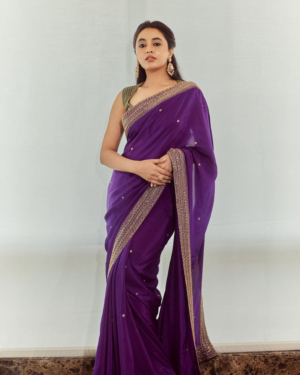 OnlyHeroines's tweet photo. #PriyankaMohan 💜😻 https://t.co/0h9meBmIdP