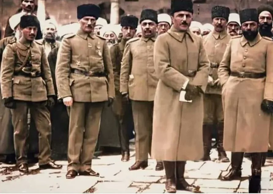 Halkiyatcilik's tweet photo. Batı'nın ajanları Ortadoğu'da derleme çalışmaları yaparken, Türk ordusu bölgede aşiret isyanları bastırıyordu. https://t.co/UPYetWVBlf
