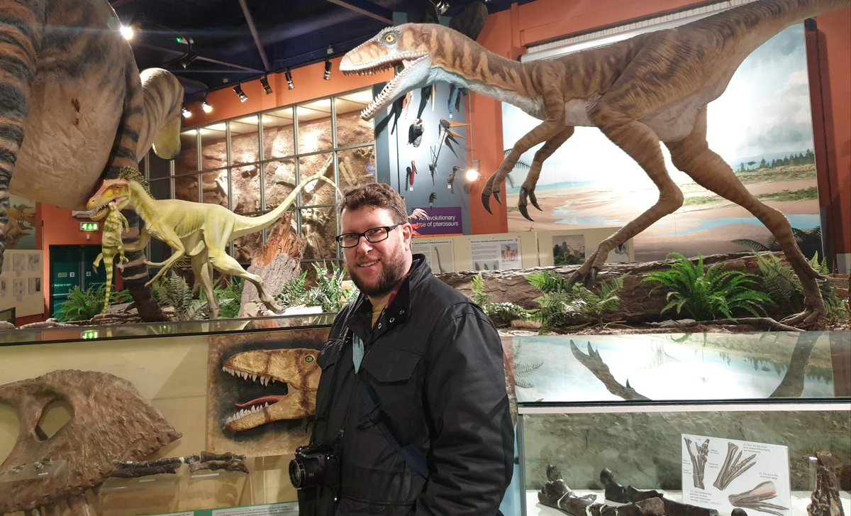 TetZoo's tweet photo. I've worked on the diversity, anatomy and systematics of Wealden Supergroup theropod #dinosaurs - those from SE England's Lower Cretaceous - since the late 1990s, but recent years have seen a number of major advances and surprise finds. Here's a thread on recent writings... 1/x https://t.co/Vpt04k1uzY