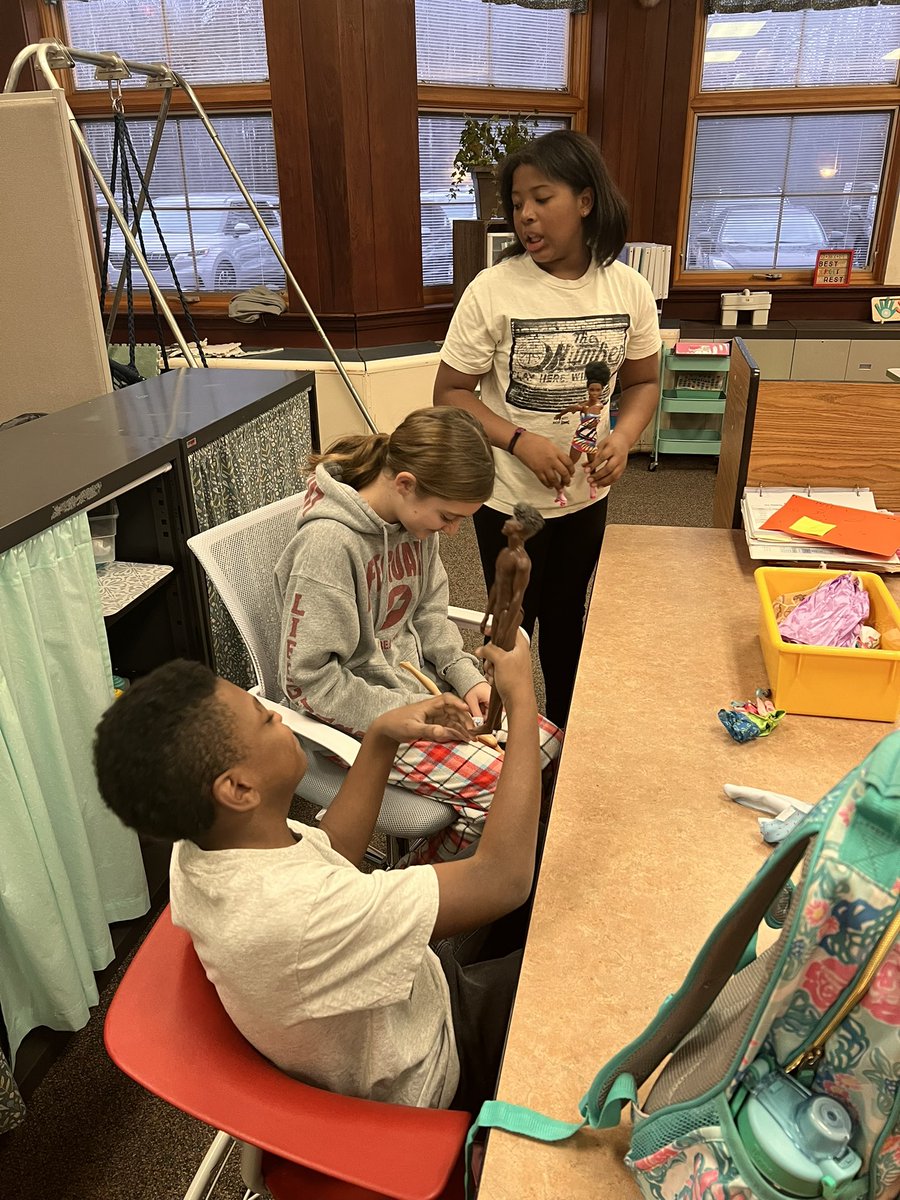 December Teammates and their buddies got so spend time together this week! Love starting our morning with friends ❄️🩵❄️ #NordoniaRocks <a href="/LEelementary/">Lee Eaton Intermediate Knights</a>