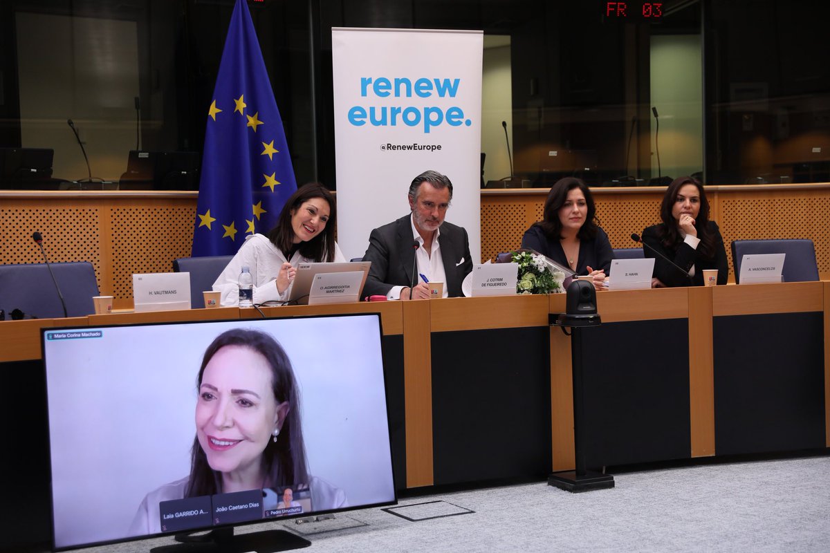 jcf_liberal's tweet image. 🇻🇪 Coragem que inspira para fazer muito mais pela Democracia e pela Liberdade na Venezuela

Presidi a uma reunião à distância com María Corina Machado, vencedora do Prémio Sakharov 2024 e líder da oposição ao regime de Maduro, e com Pedro Urruchurtu (Coordenador Internacional da…