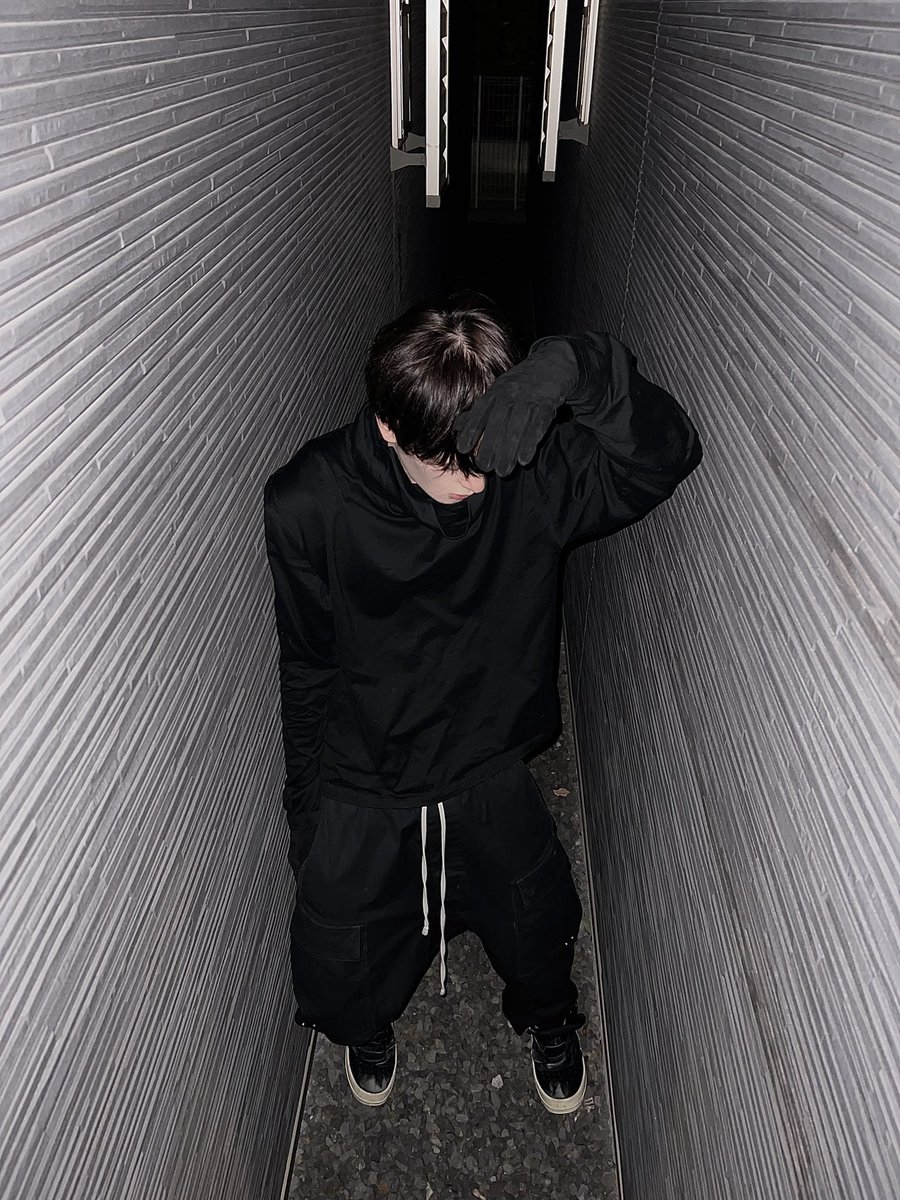 supercorgii's tweet photo. SHINYAKOZUKA
Rick Owens
Rick Owens https://t.co/etp2CWB7Ab
