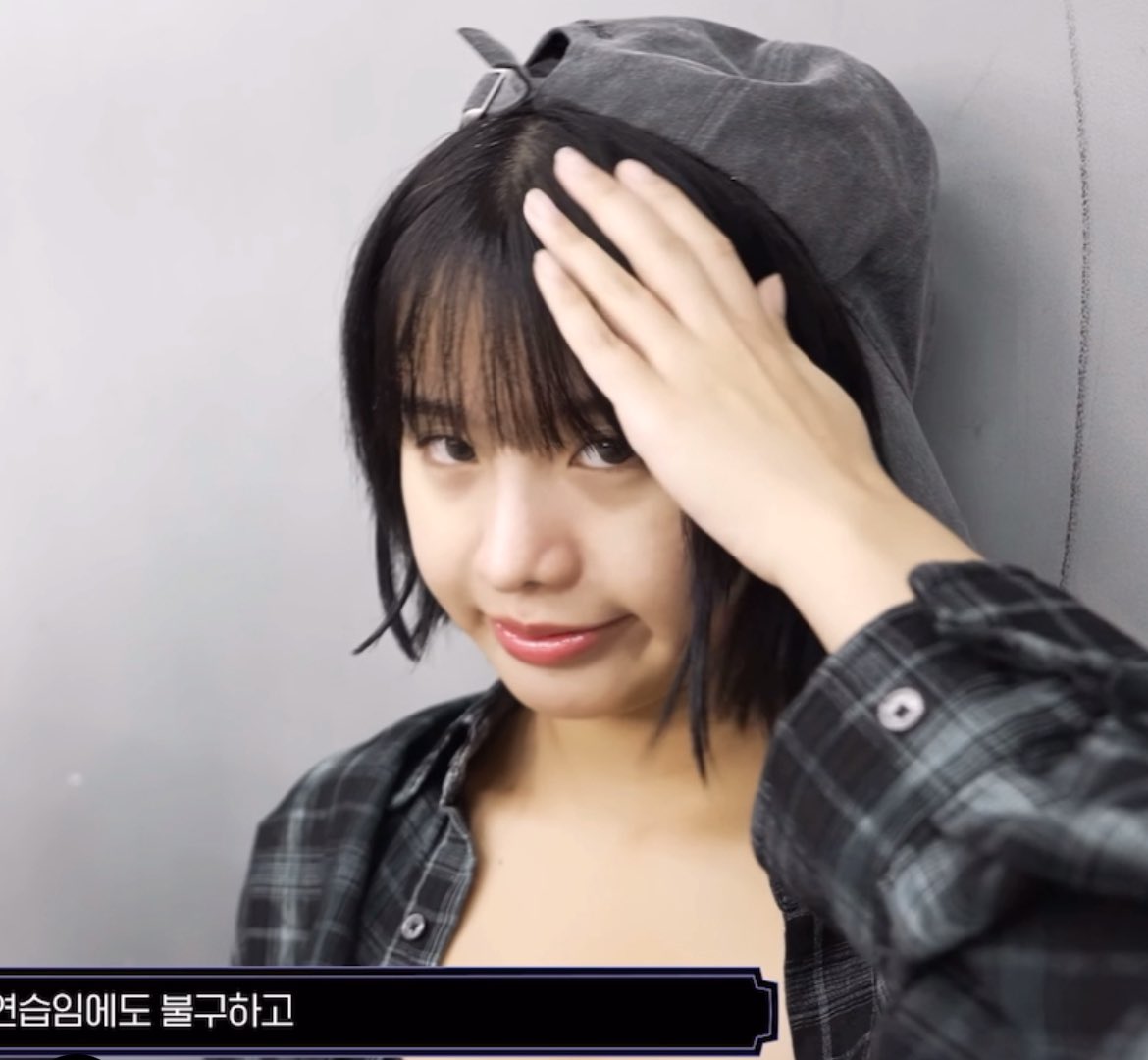 seelwww0's tweet photo. 주섬주섬 모자 가져오더니 뒤집어 쓰는 거
너무 잼민띠 https://t.co/E6NFsyMoji