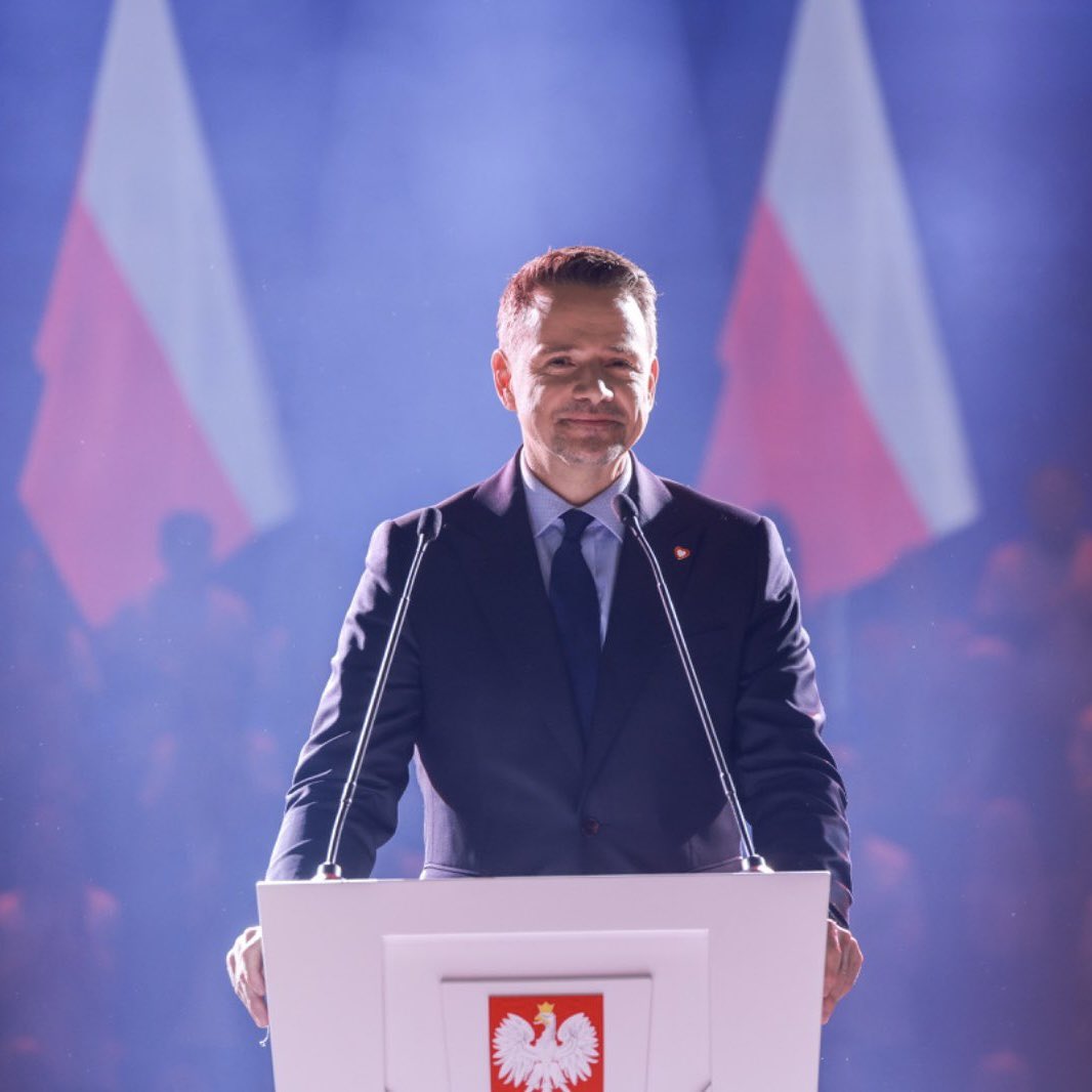 BBochenczak's tweet photo. Skoro Unia jest taka dobra, a LGBT takie fajne, to dlaczego partie wspierające te organizacje chowają ich symbole na czas kampanii wyborczych? https://t.co/28LEvm3xsf
