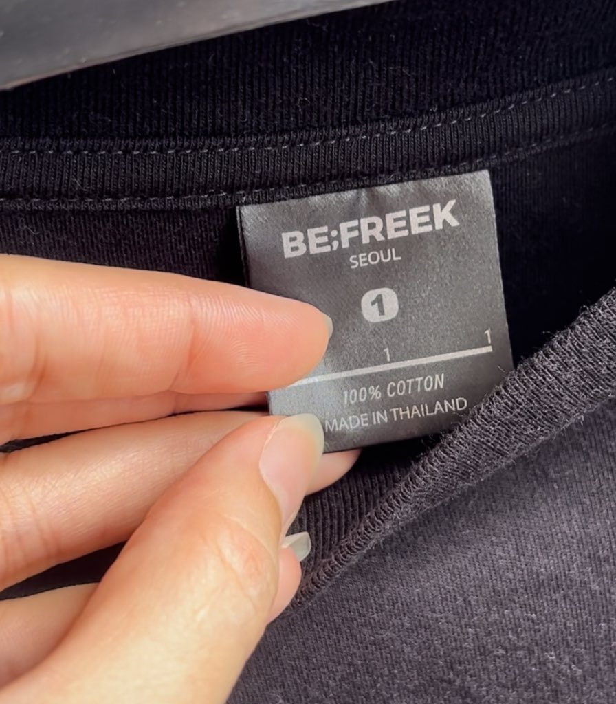 pt_ChEIV's tweet image. พา #Befreek ของ #พี่จอง มา volunteer as tribute! และจะพาไปอีกหลายๆที่เลยนะ ✌🏼

ใครซื้อแล้วดีใจได้เลย ไม่ใช่แค่ผ้าดี แต่ตะเข็บกริบมาก แบรนด์ราคาหลายพันยังไม่ได้ขนาดนี้ ขอบคุณที่ดึงศักยภาพ รง ไทย รีเควสนี้ ต้นทุนไม่เบาแน่ๆ ประทับใจมาก สวยจนอยากใส่กลับด้านโชว์นะจริง #คัลแลนพี่จอง