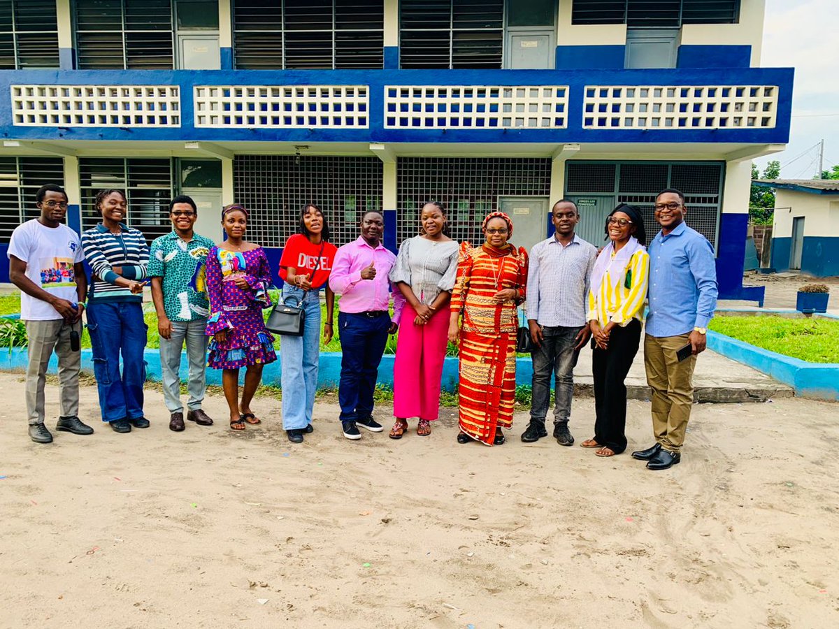 JesuitesACE's tweet photo. 🙏🏽 O Movimento Eucarístico Jovem (#MEJ) e o grupo MAGIS RDC abriram o ano pastoral 2024-2025 com uma missa celebrada no dia 1º de dezembro na Paróquia Santa Inês, N'djili. Os jovens desses dois movimentos inacianos foram convidados a imitar a coragem da Beata Anuarite. https://t.co/judLw9gBIY