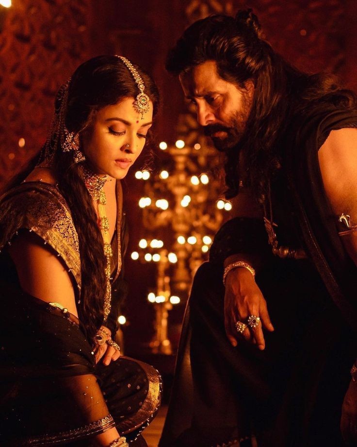 lik_esh7's tweet photo. Bollywood North Best On-screen Pair 

#HrithikRoshan  🫶  #AishwaryaRai 

#JodhaAkbar, #Guzarish, #Dhoom2

 Directed by #SanjayLeelaBhansali 

Kollywood South Best On-screen Pair

#ChiyaanVikram 💕 #AishwaryaRai

#PonniyanSelvan, #Raavan, #Villain

Directed by Classic #ManiRatnam https://t.co/5Z2F8n93Ql