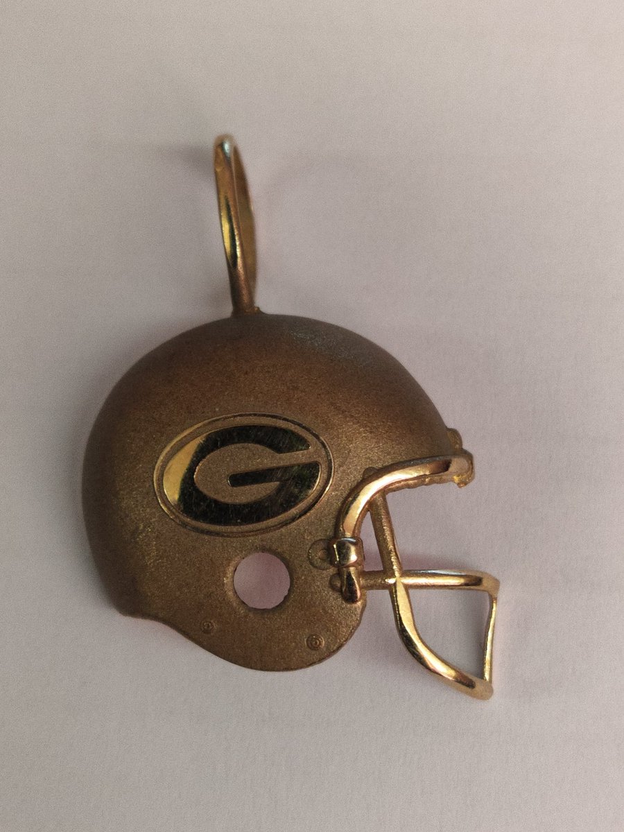 Thomas_Buckner's tweet image. @GeorgiaFootball @UGAAthletics @BaseballUGA @universityofga @Dev_USA @Dawgs247 @dawgs_forever @DawgsCentral_ @26_SAVage_ 🔥🔥 FS! 14K Gold UGA Bulldogs football helmet charm! 🔥🔥 $300 shipped! 🔥🔥 #GoDawgs #UGAvsTEX #UGA #DawgsOnTop