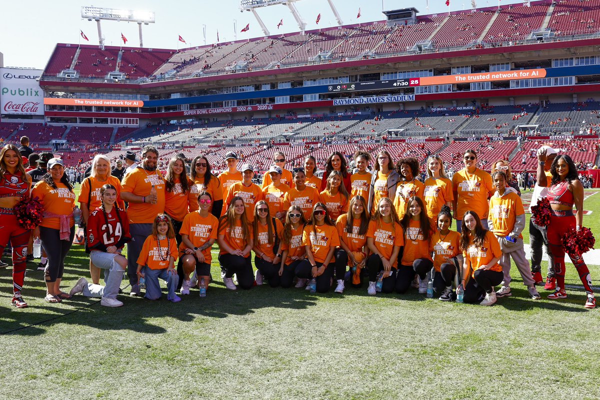 Tampa Bay Buccaneers Foundation (@bucsfoundation) on Twitter photo Today’s Krewe Student Athletes presented by <a href="/Cigna/">Cigna Healthcare</a> join us from <a href="/gshswarriors/">Steinbrenner High</a>! We’re so grateful to share these days with our Krewe! Today’s Krewe Student Athletes presented by <a href="/Cigna/">Cigna Healthcare</a> join us from <a href="/gshswarriors/">Steinbrenner High</a>! We’re so grateful to share these days with our Krewe!