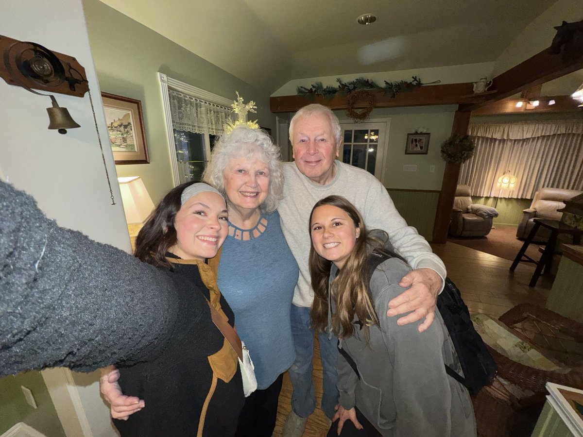 Becca❤️‍🔥VANCOUVER N1✨ tweet media