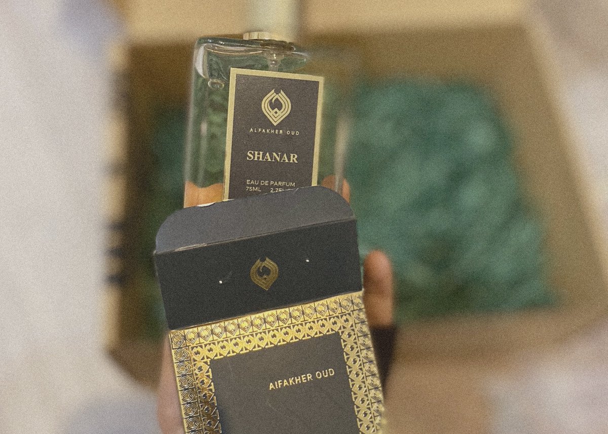 az_77r's tweet image. وصصصصل الزين !🩶🩶🩶🩶🩶🩶🩶

إيشي فخامه إيشي جمال إيشي فوحااااان
كنت متحمسه لريحته بس ماكان نفس توقعاتي ، الا وتفوققهاااا
العطر رههيييييييب رهيب! فوحان وثبات ماهو بالحار المُزعج مُريح جدددددا 

أهني كل من أقتنااه وأهلا بالإدمان الجديييد💘
#عطر_شنار | #شنار_الدوسري | @hlqmii