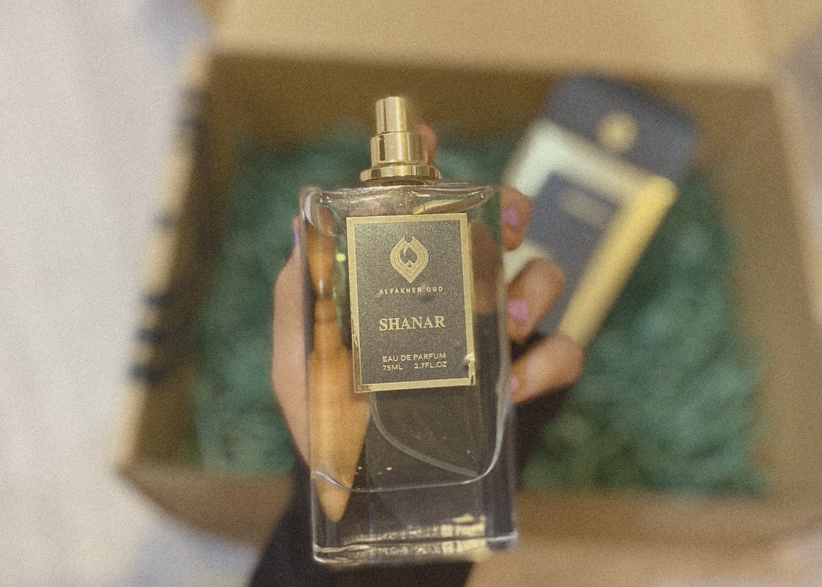 az_77r's tweet image. وصصصصل الزين !🩶🩶🩶🩶🩶🩶🩶

إيشي فخامه إيشي جمال إيشي فوحااااان
كنت متحمسه لريحته بس ماكان نفس توقعاتي ، الا وتفوققهاااا
العطر رههيييييييب رهيب! فوحان وثبات ماهو بالحار المُزعج مُريح جدددددا 

أهني كل من أقتنااه وأهلا بالإدمان الجديييد💘
#عطر_شنار | #شنار_الدوسري | @hlqmii