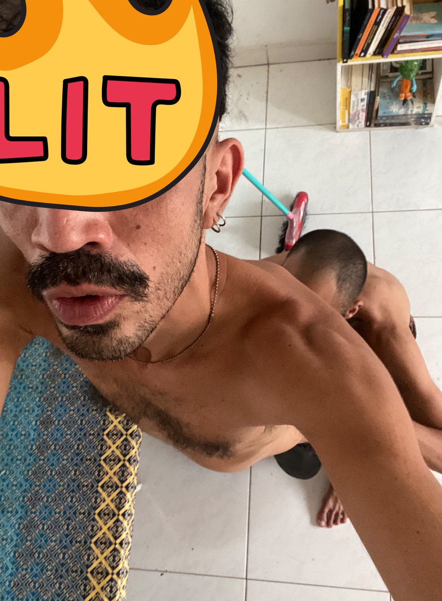 O marido sempre interrompe a faxina!