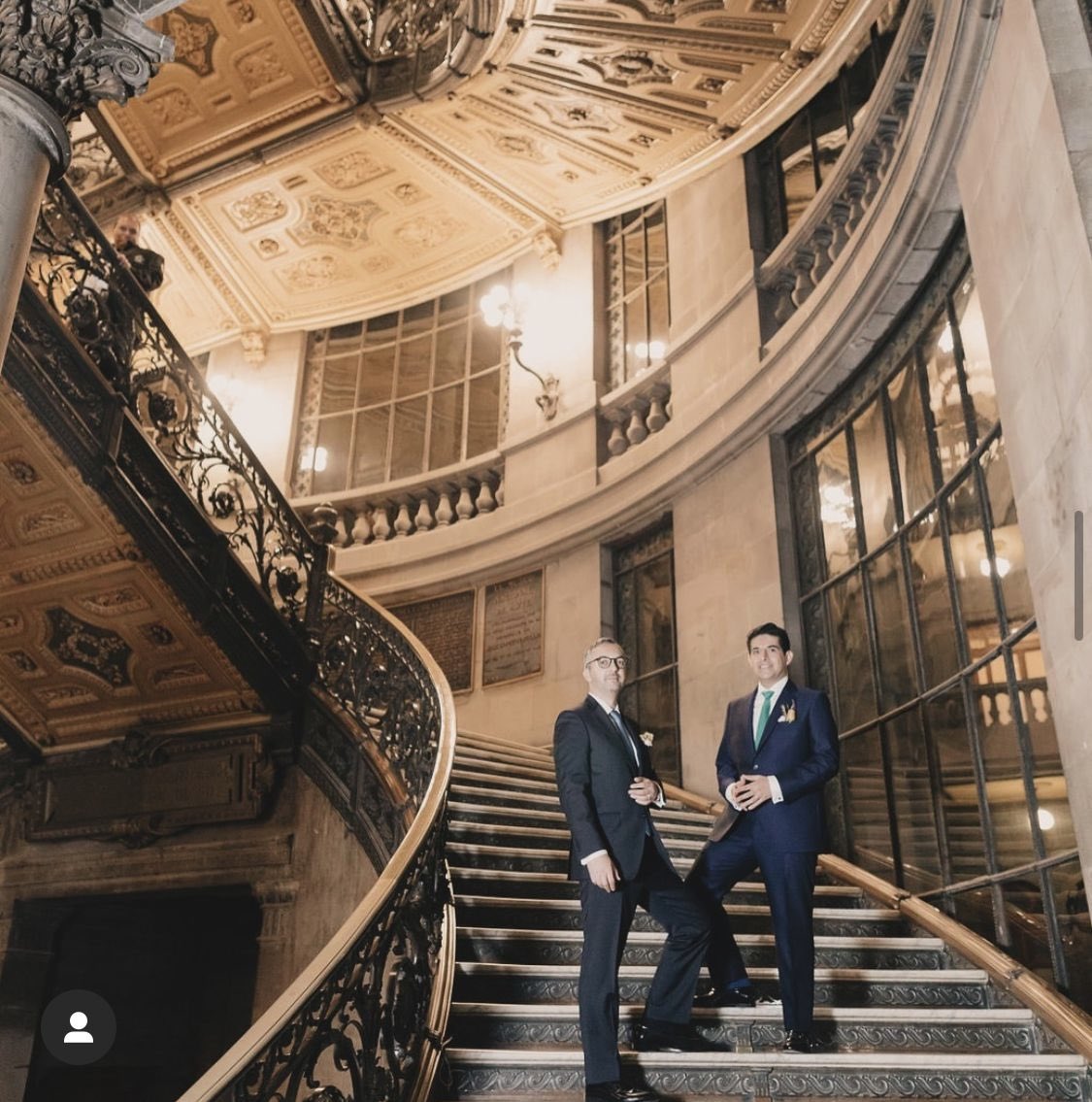 ClaudioOchoaH's tweet photo. El hombre que era el Jefe de Oficina de la SRE en el último tramo de gobierno de López Obrador armó su boda en uno de los museos más importantes del país y trató de esconderla bajo la fachada de un acto diplomático. 

Es mi columna para @El_Universal_Mx. https://t.co/NJJIpCG7iN