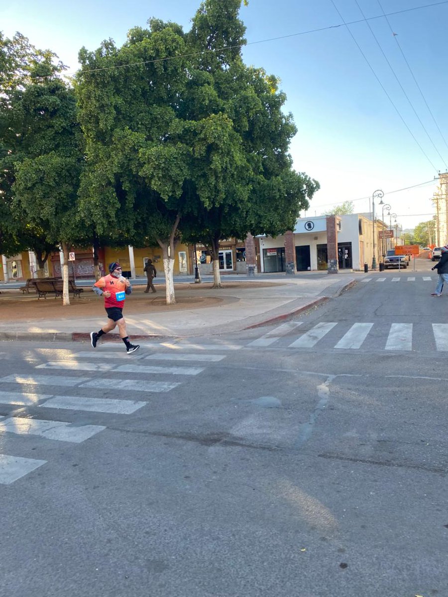 LorenzoGrijalva's tweet photo. Jamás me rindo, siempre con pasos firmes los pies bién puestos en la tierra y la meta en el corazón. 🏃🏻➡️🏅 #MaratónHermosillo ☀️ #TeamMag 👏🏻 https://t.co/GcUVYmMZT8
