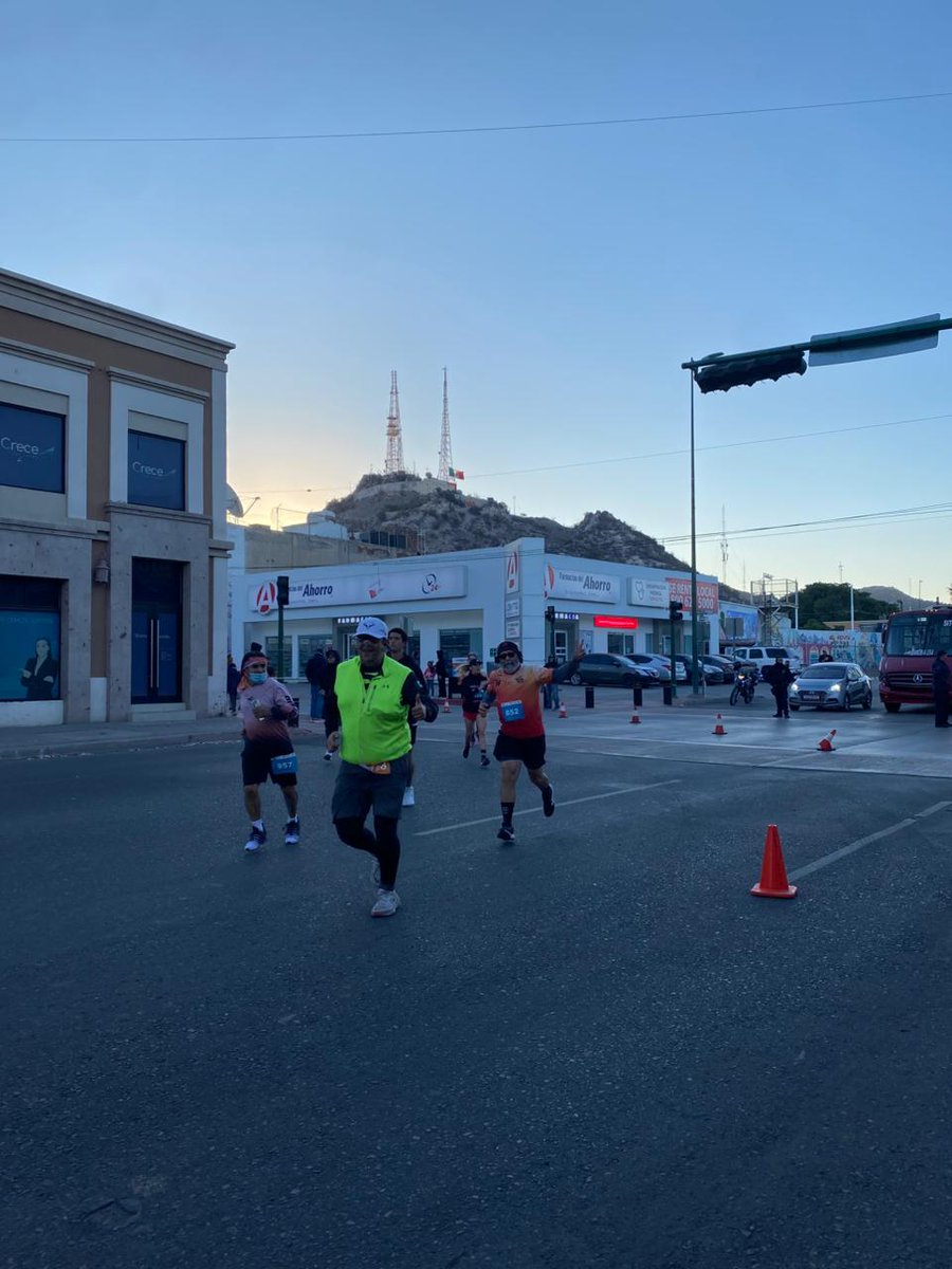 LorenzoGrijalva's tweet photo. Jamás me rindo, siempre con pasos firmes los pies bién puestos en la tierra y la meta en el corazón. 🏃🏻➡️🏅 #MaratónHermosillo ☀️ #TeamMag 👏🏻 https://t.co/GcUVYmMZT8