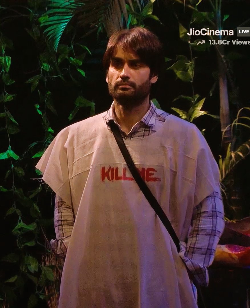 DeepLines00's tweet photo. Betrayal hurts the most when it comes from someone close💔

Avinash may have betrayed #VivianDsena , but fans’ loyalty will never waver✨

 We’re with you, KING! 👑❤️‍🔥❤️‍🔥

#BigBoss18 https://t.co/ParKWRicyQ