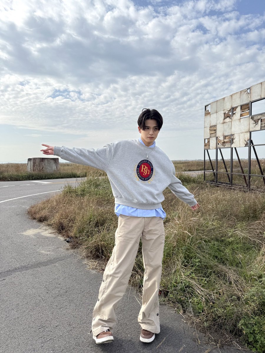 POV: I’m listening to “Last Night”, and my outfit feels like the perfect match for the vibe of the song—chill, cool, and full of energy. Every moment feels just right, as if the song and I are in sync, flowing with the unforgettable rhythm of the night.