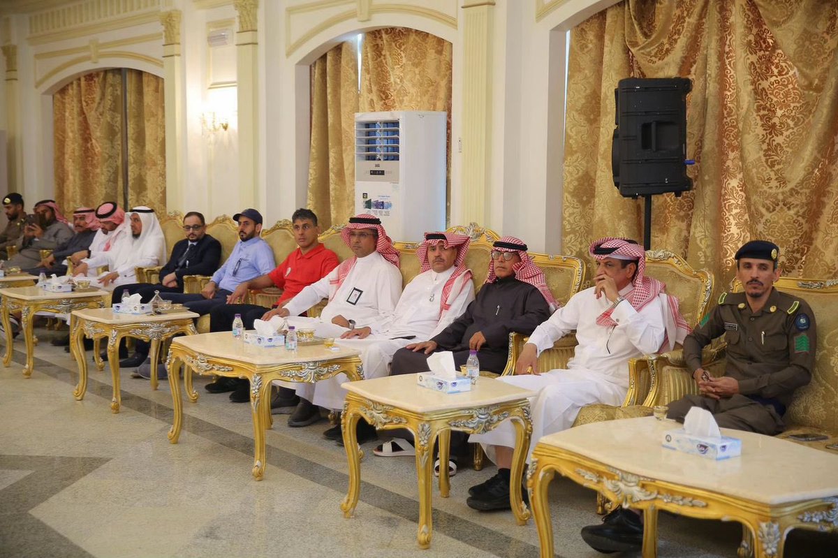 shaqra1's tweet photo. على شرف سعادة محافظ شقراء 
الاستاذ / عادل بن عبدالله البواردي و بحضور مدراء الدوائر الحكومية 
إدارة الدفاع المدني بمحافظة شقراء تكرم عدد من المتطوعين و الداعمين  والمشاركين بمناسبة #اليوم_السعودي_والعالمي_للتطوع 
#مجتمع_معطاء https://t.co/dkKITtPE4b