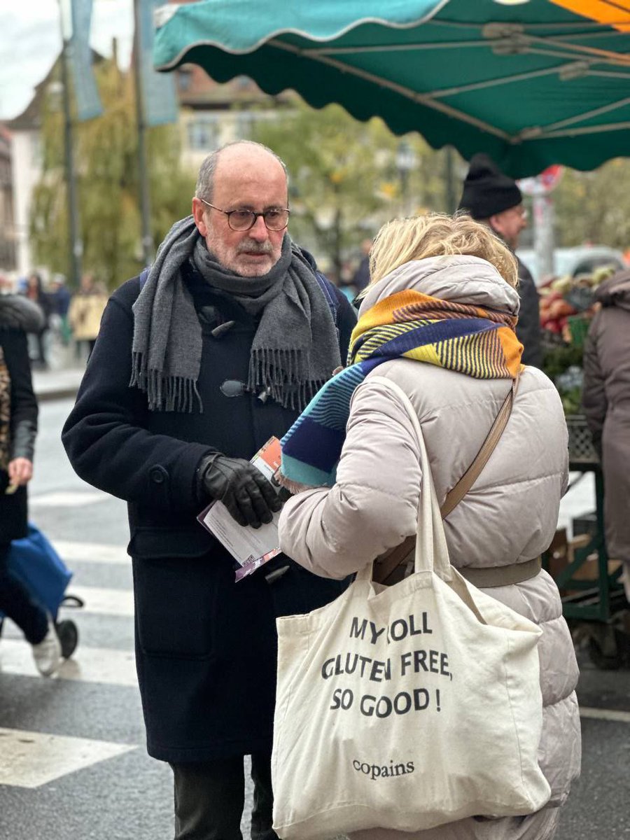 PJakubowicz's tweet photo. 🟣 Strasbourg on y croit : retour sur un beau week-end de mobilisation sur le terrain à votre rencontre sur les marchés de la place de Bordeaux entre #Wacken et #ConseilDesXV, de la Douane au #Centre et de l’#Elsau. De beaux échanges, des propositions et beaucoup d’attentes pour vos quartiers et #Strasbourg. 

👉 Continuez à nous partager vos priorités sur https://t.co/ZnLcfbfs8C 

#StrasbourgOnYCroit #ParlonsDeStrasbourg