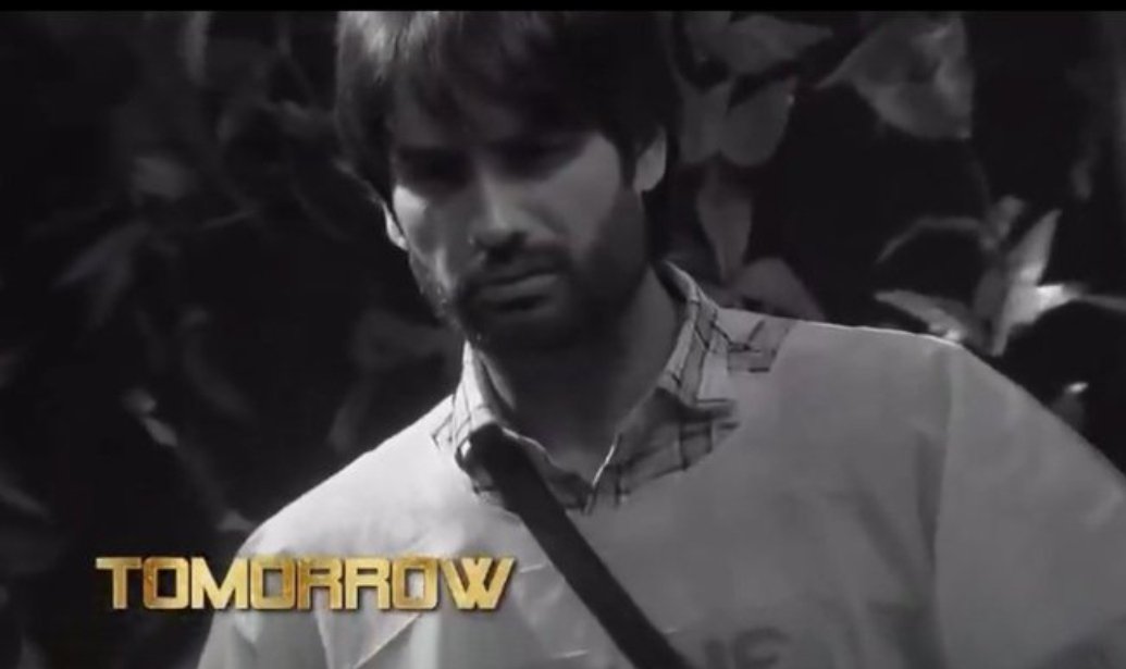 AfrojaBithe's tweet photo. #VivianDsena #VivianDsena sadness we can feel!! 🥺😕

How he feel when his own friend cheat him for silly reasons!! 🙂🥺

This literally make everyone sad!! 💔

#BiggBoss18 #BB18 https://t.co/8dvaKFOtUl