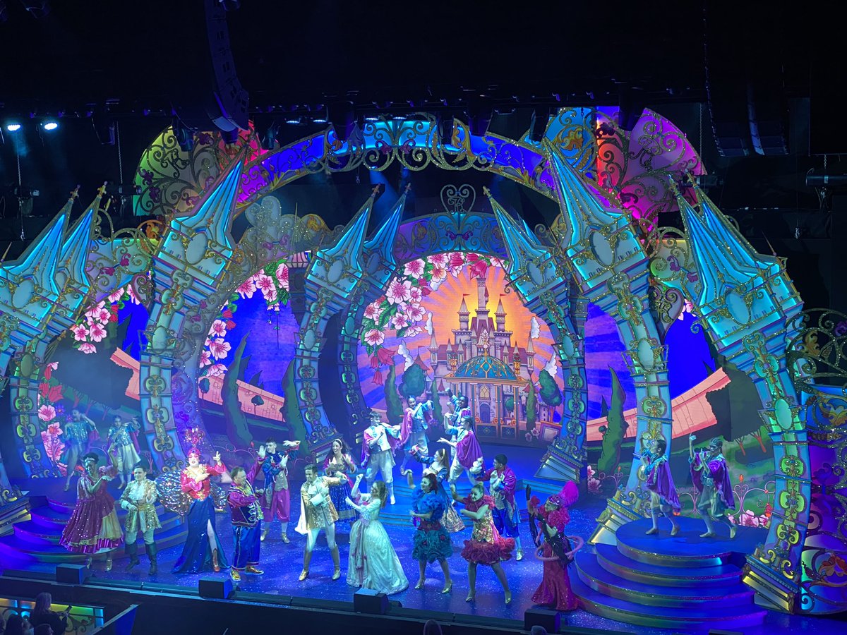 Twit_tru's tweet photo. What great family time at #RDGPanto this afternoon! https://t.co/Uo1DiypBoL