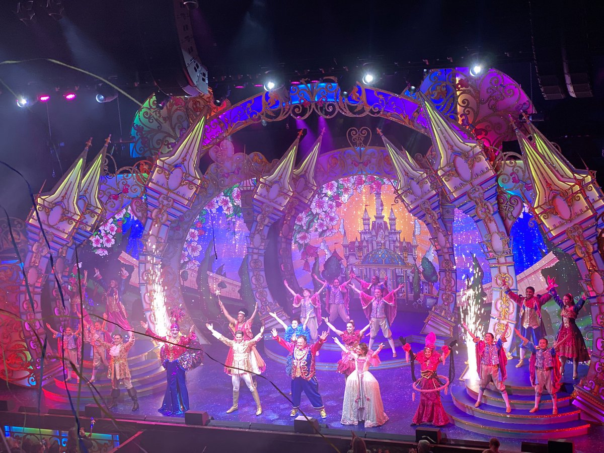 Twit_tru's tweet photo. What great family time at #RDGPanto this afternoon! https://t.co/Uo1DiypBoL