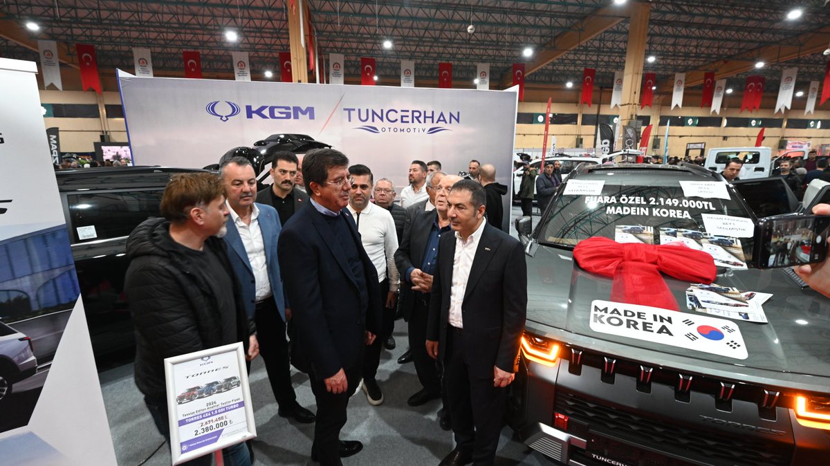erdogan_ugr's tweet photo. Bu yıl ilk kez gerçekleştirdiğimiz ve büyük ilgi gören, on binlerce vatandaşımızın ziyaret ettiği #MOTTA #Ege #Motorlu Taşıtlar #Fuarı'mızın son günündeki yoğunluk, firmalarımız kadar bizleri de son derece mutlu etti. Gösterilen ilgiden dolayı halkımıza, misafirperverlikleri > https://t.co/ecPf5v0wVY