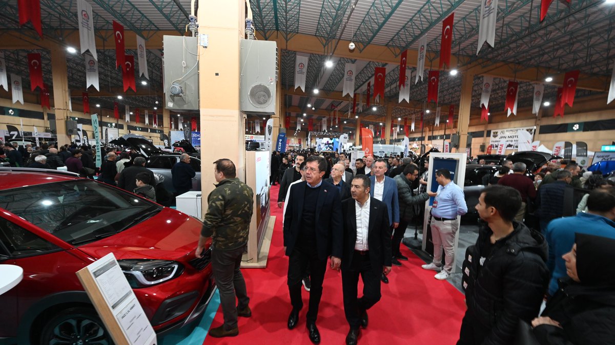 erdogan_ugr's tweet photo. Bu yıl ilk kez gerçekleştirdiğimiz ve büyük ilgi gören, on binlerce vatandaşımızın ziyaret ettiği #MOTTA #Ege #Motorlu Taşıtlar #Fuarı'mızın son günündeki yoğunluk, firmalarımız kadar bizleri de son derece mutlu etti. Gösterilen ilgiden dolayı halkımıza, misafirperverlikleri > https://t.co/ecPf5v0wVY