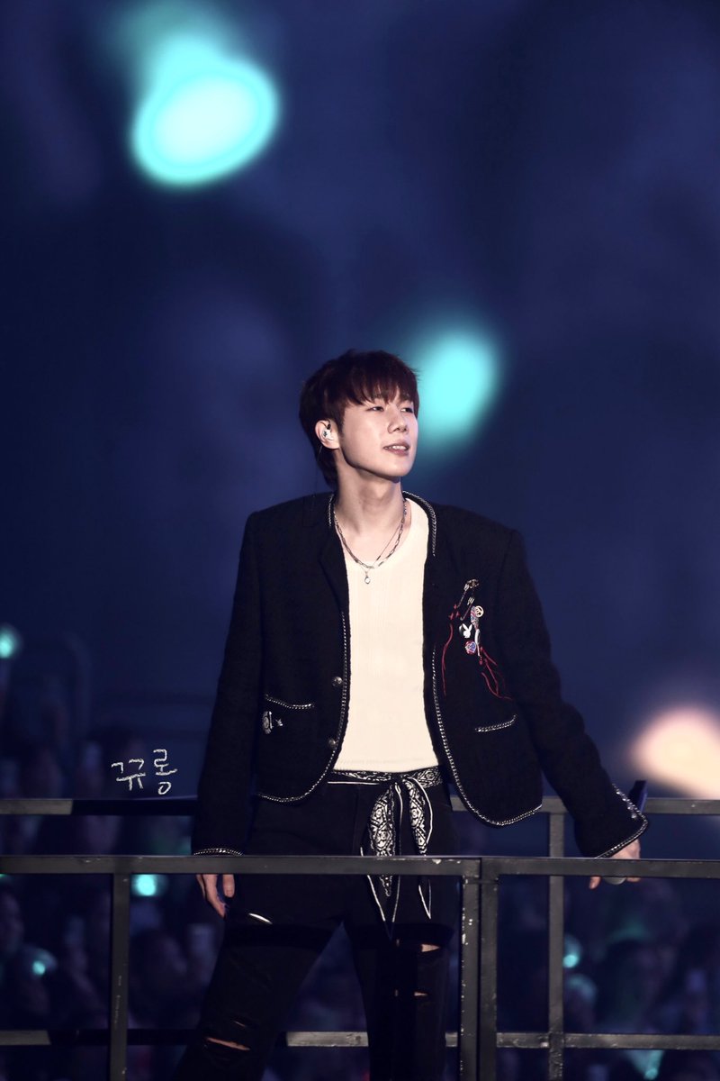 241208 INFINITE 15TH ANNIVERSARY CONCERT <LIMITED EDITION> Day3

턱선에 베였어요 책임지세요.

#인피니트 #김성규 #성규