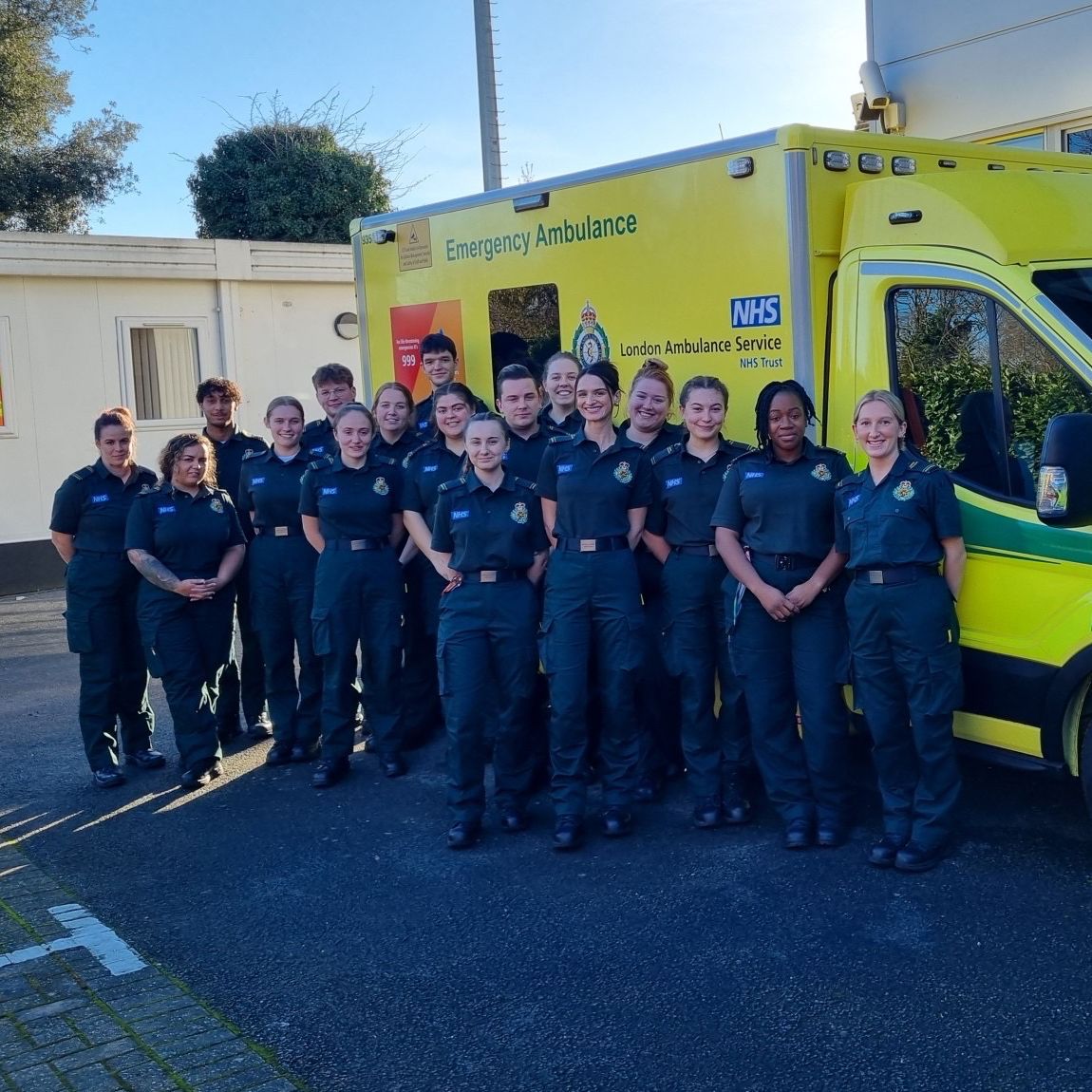 Ldn_Ambulance's tweet photo. New additions to our #TeamInGreen responding to emergencies in London! π
These Newly Qualified Paramedics are coming to an ambulance station near you β
Wish them luck in the next chapter of their #TeamLAS careers π«Ά https://t.co/SHyWt3bAMh