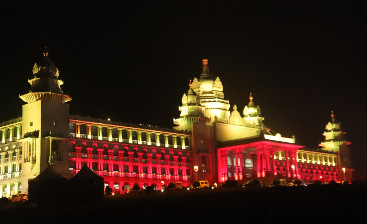 ChairpersonKMA's tweet photo. The mesmerizing view of the beautifully lit #SuvarnaSoudha in #Belagavi ahead of the #Assembly session of #Karnataka Legislature won hearts of one and all @AyeshaKhanumAK
#KarnatakaWinterSession
#suvarnasoudha
@utkhader @CMofKarnataka @siddaramaiah @DKShivakumar https://t.co/WPmhJQyWKO