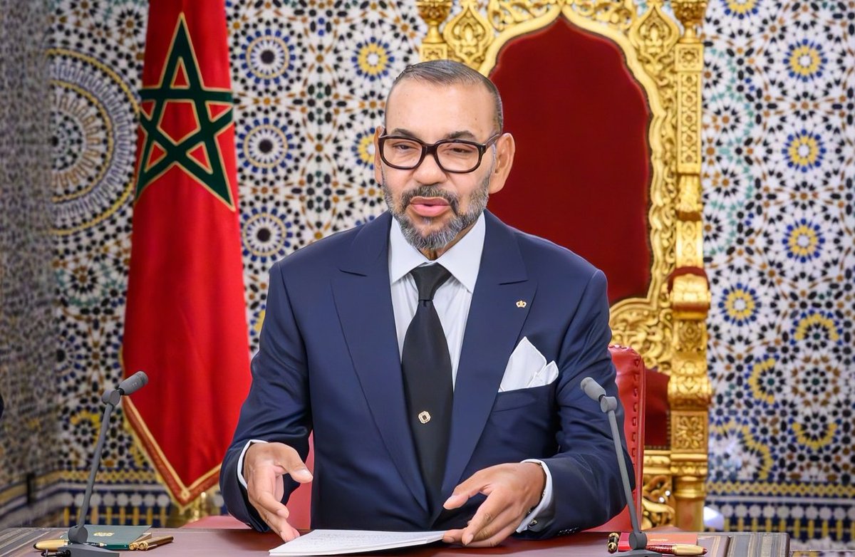إلهي أذهب البأس ربّ النّاس، اشف وأنت الشّافي، لا شفاء إلا شفاؤك، شفاءً لا يغادر سقمًا، أذهب البأس ربّ النّاس، بيدك الشّفاء، لا كاشف له إلّا أنت يارب العالمين، اللهم إنّي أسألك من عظيم لطفك وكرمك وسترك الجميل، أن تشفيه وتمدّه بالصحّة والعافية، لا ملجأ ولا منجا منك إلّا إليك.