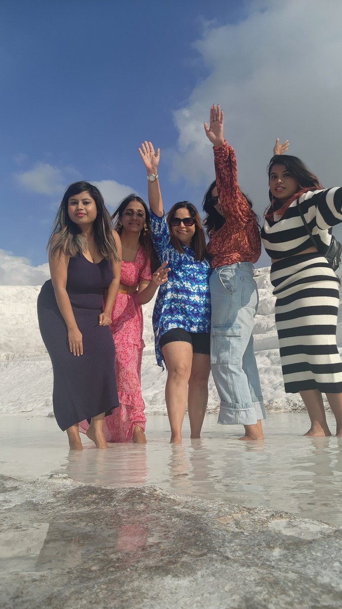 pklearn's tweet image. Girls day out! 
What else...

#PARceptions
#TurkiyeTravelogue
#GirlGang