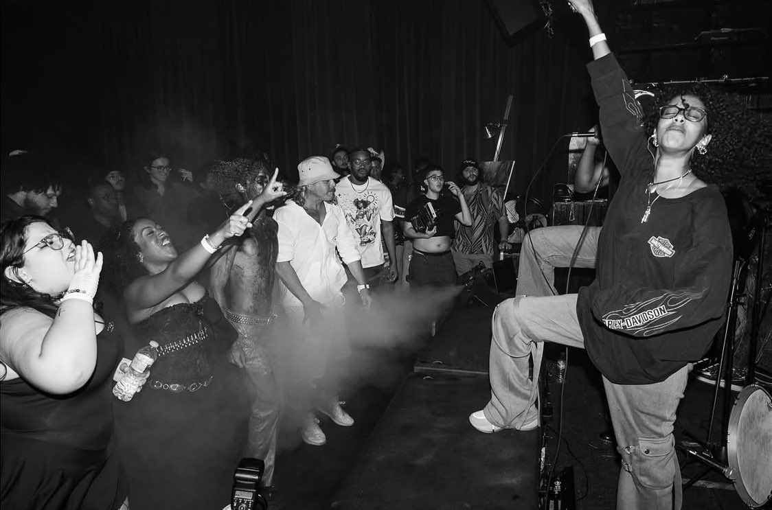 TrustNobodyinc's tweet photo. B&amp;W https://t.co/yDaVoBhzZk