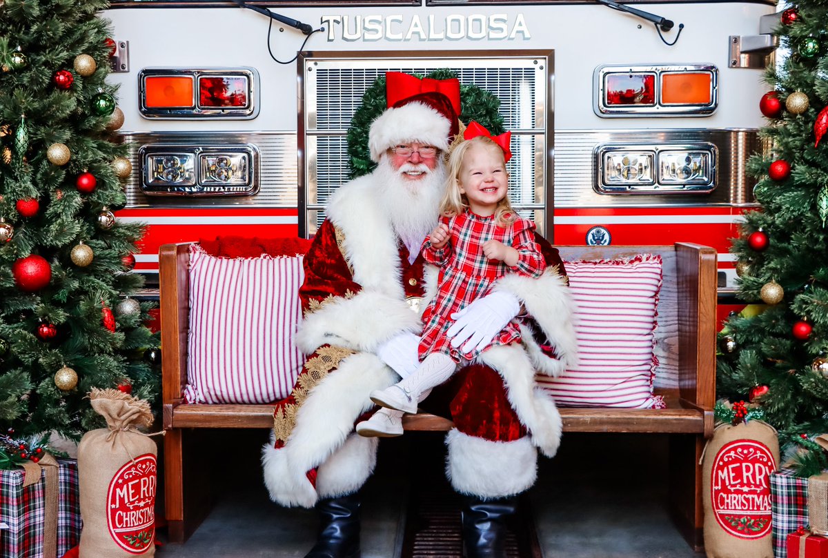 T_Town_Fire's tweet image. We had a such a great time with everyone who came to visit Santa at the fire station! Thank you to those who donated toys and filled up three toys for tots bins! 🎅🎄🚒